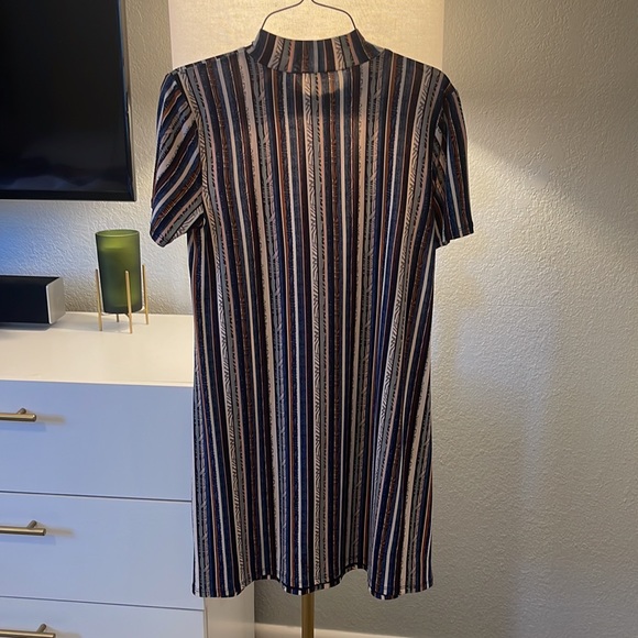 BCBG Dress size small - Picture 3 of 4